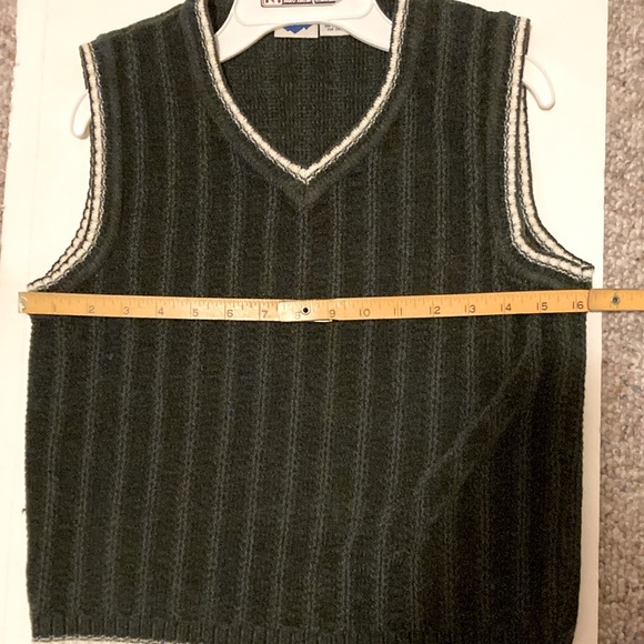 EUC Boys Acrylic Knit Vest Sz 8; Dark Green with Cream Accent along All Openings - Picture 3 of 7